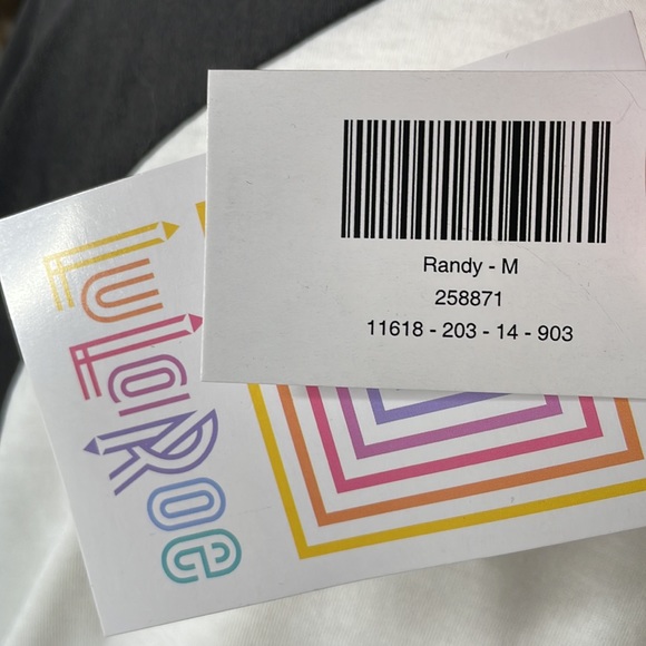 Clearance LuLaRoe Randy t-shirt Med - Picture 4 of 5